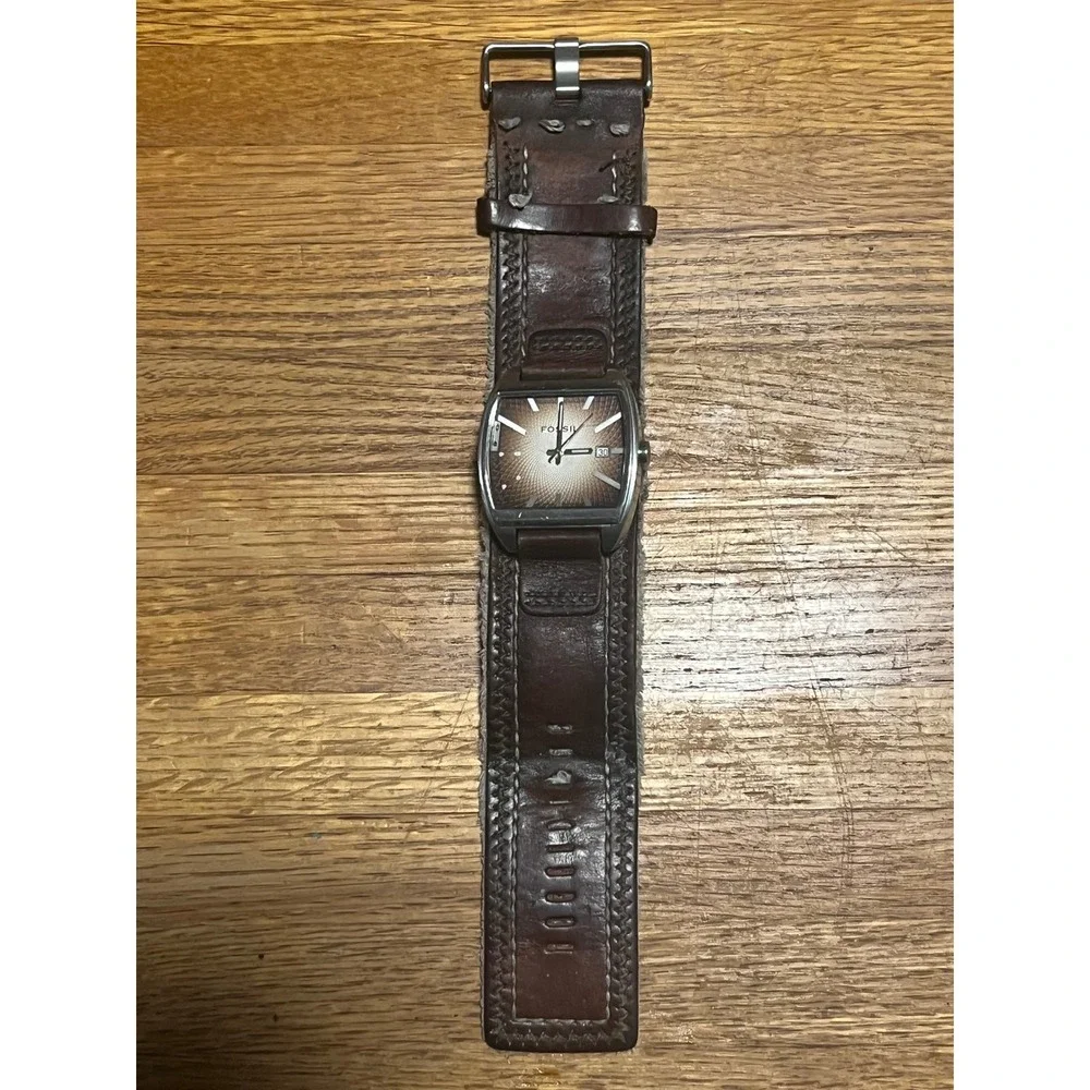 Fossil Mens Cuff Watch Brown Sunburst Dial‎ Leather Band Date Window JR-9121